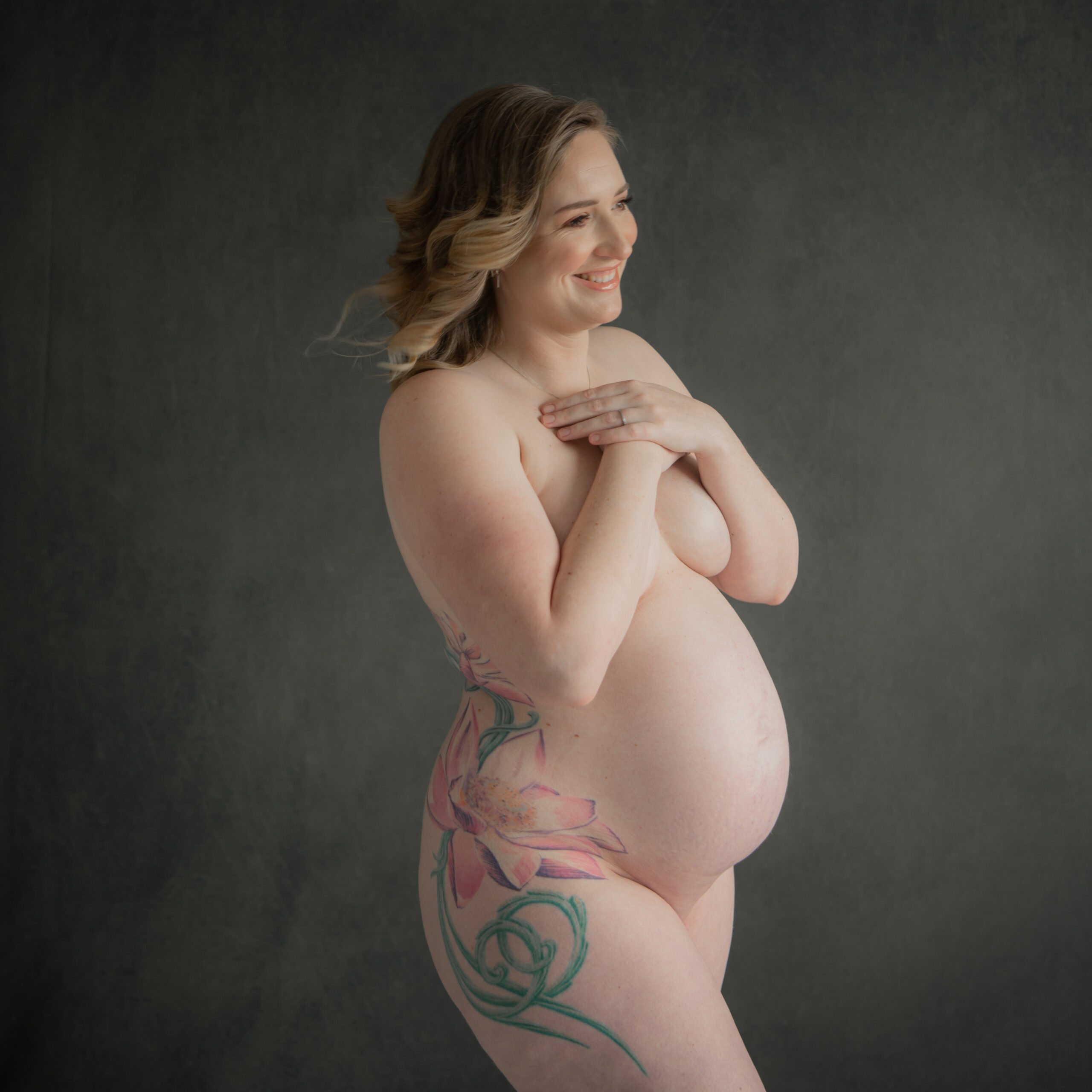 zwangerschapsshoot tatoeage