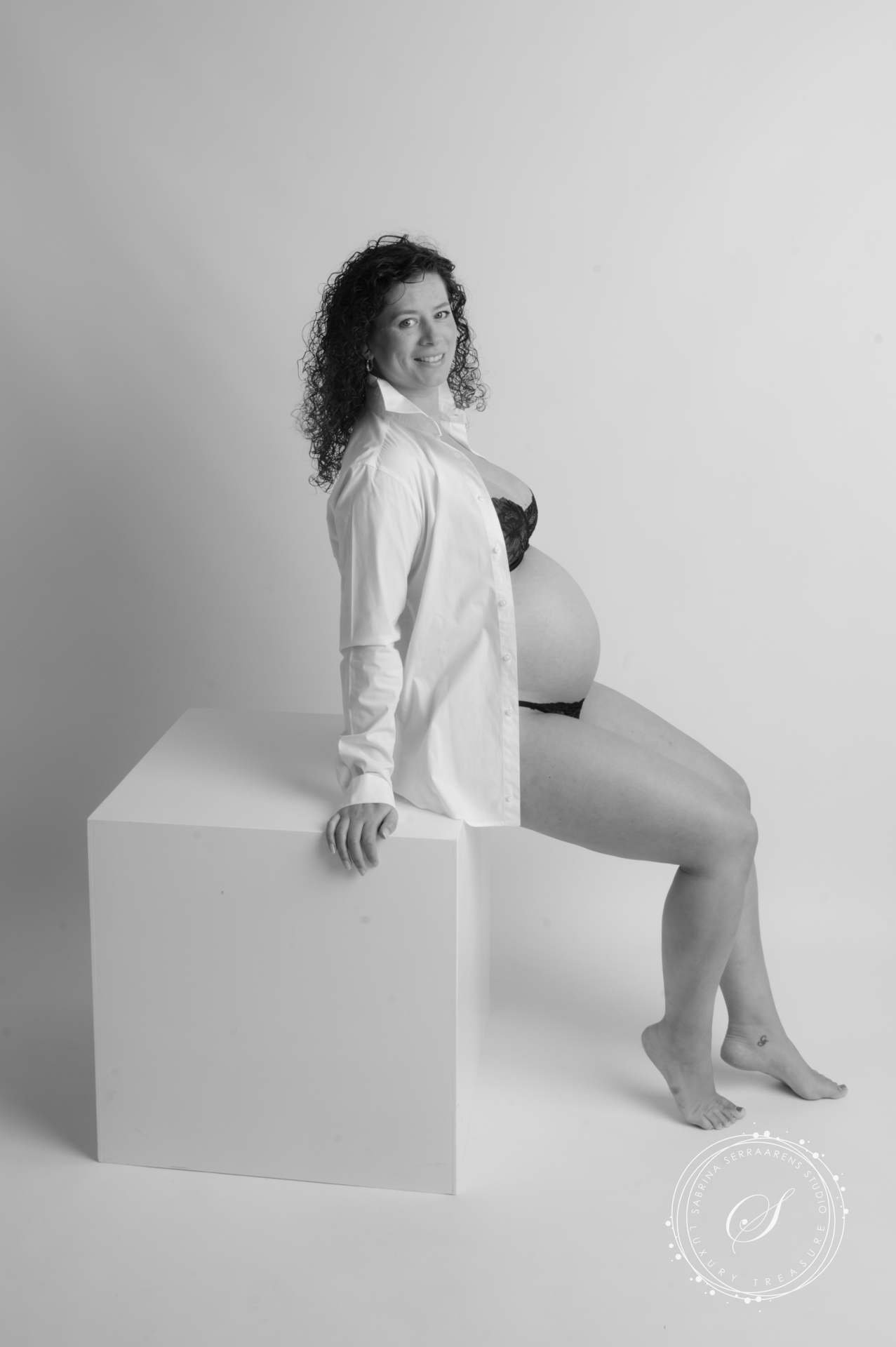 zwart wit zwangerschapsfoto